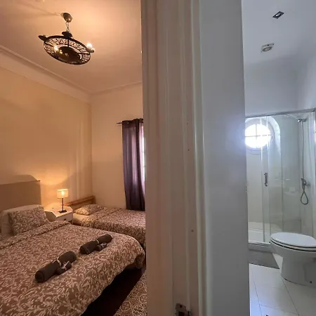 Seagull House * بينيش