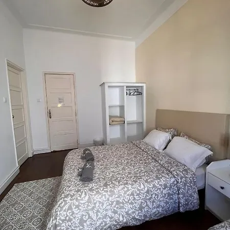 Seagull House بينيش